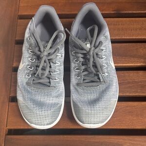 Nike Womens or Big Kids Gray Mesh Sneakers
